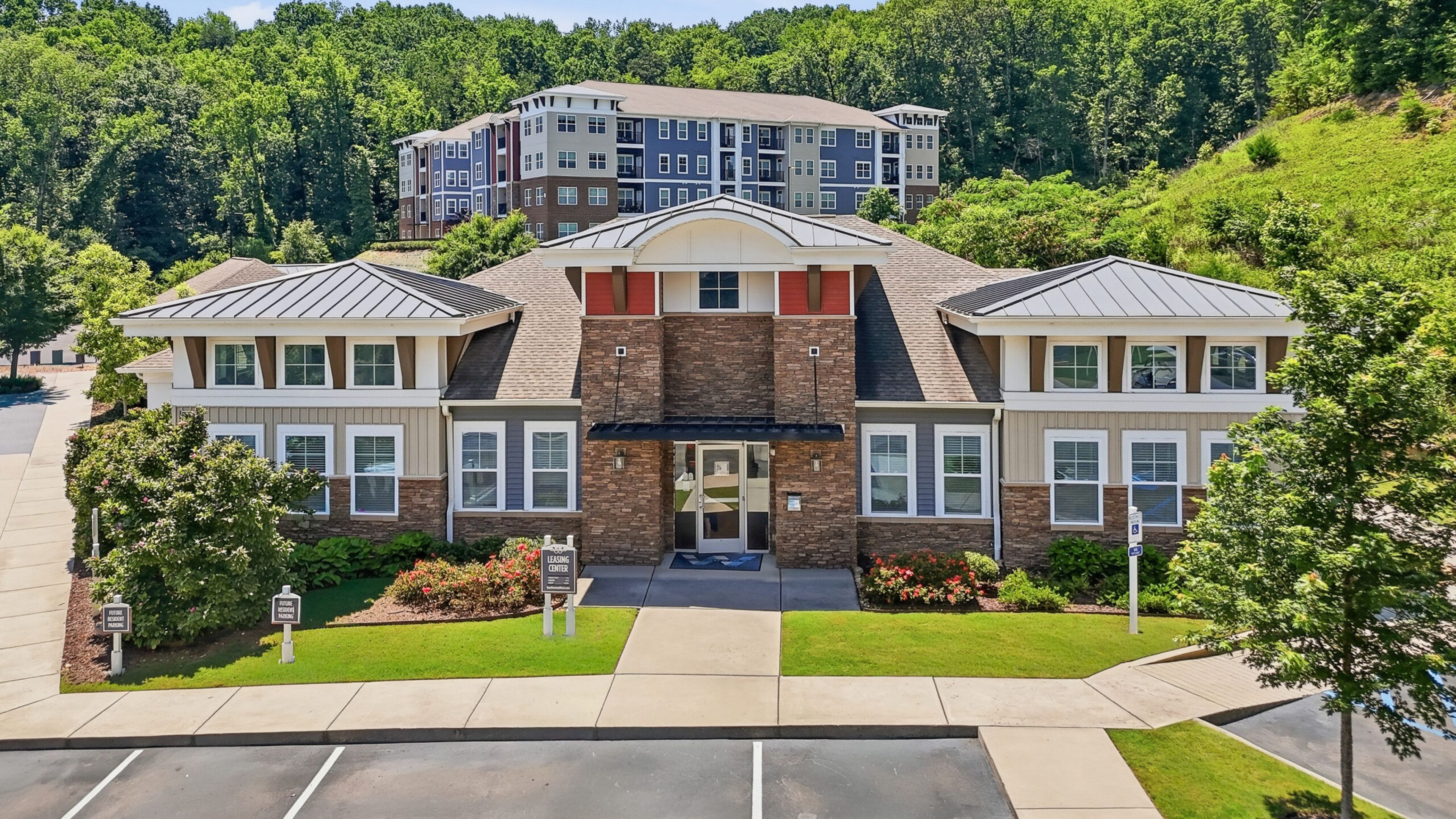 Hawthorne at the W resident clubhouse amenity with seating area and beautiful finishes